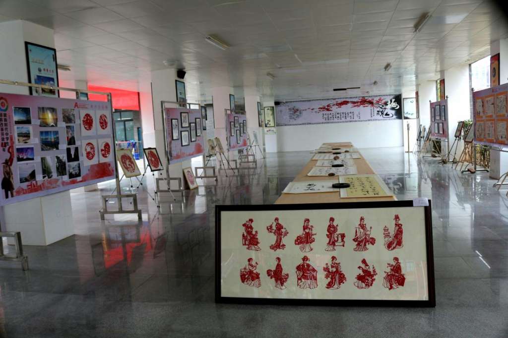 廣元萬達中學(xué)校園風(fēng)采