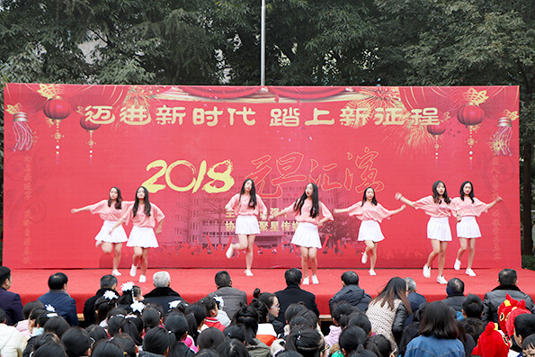 威遠縣自強中學(xué)校園風采