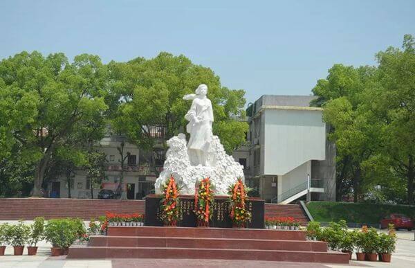 四川省自貢市江姐中學校園風采