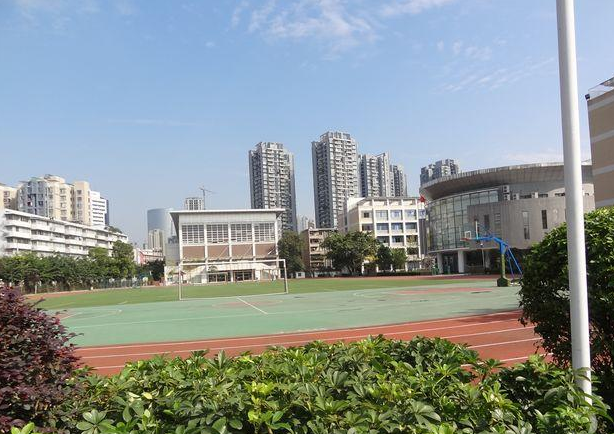 四川大學(xué)附屬中學(xué)地理位置和咨詢(xún)電話(huà)是？