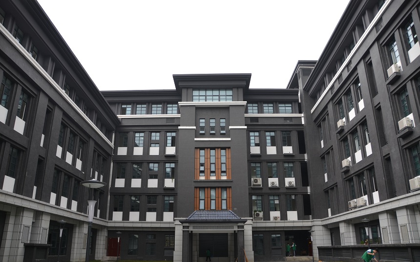 成都第二十中學(xué)校園環(huán)境好不好、怎么樣？