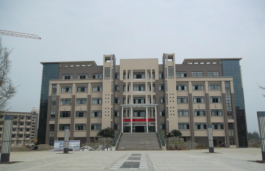眉山車城中學(xué)這所學(xué)校怎么樣？