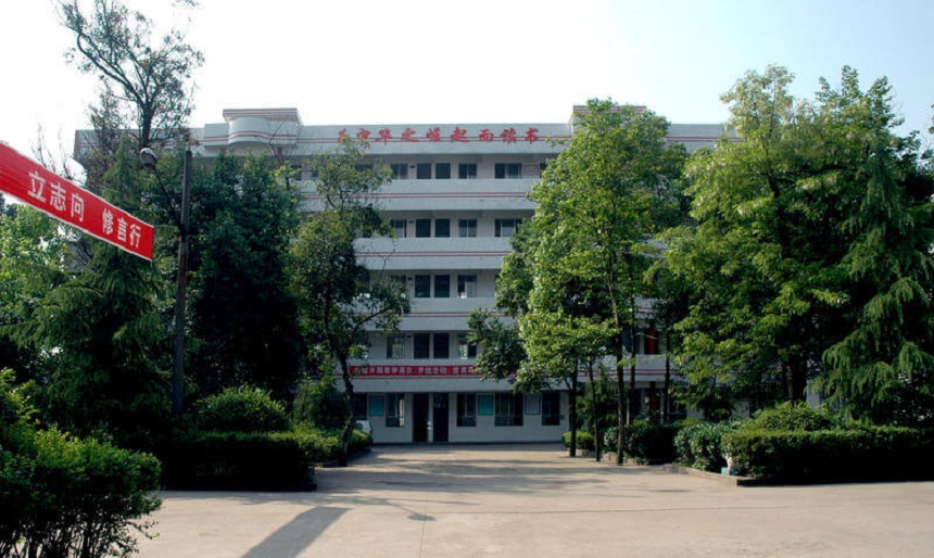 龍臺(tái)中學(xué)升學(xué)率高嗎？