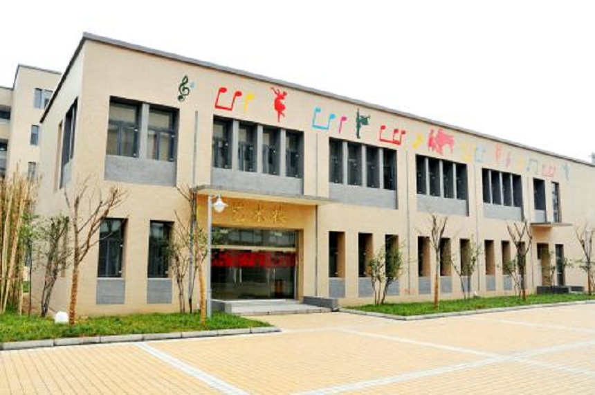德陽東電中學(xué)校園環(huán)境好不好？宿舍環(huán)境怎么樣？