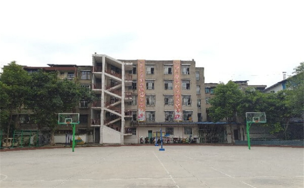 廣漢六中地址在哪？