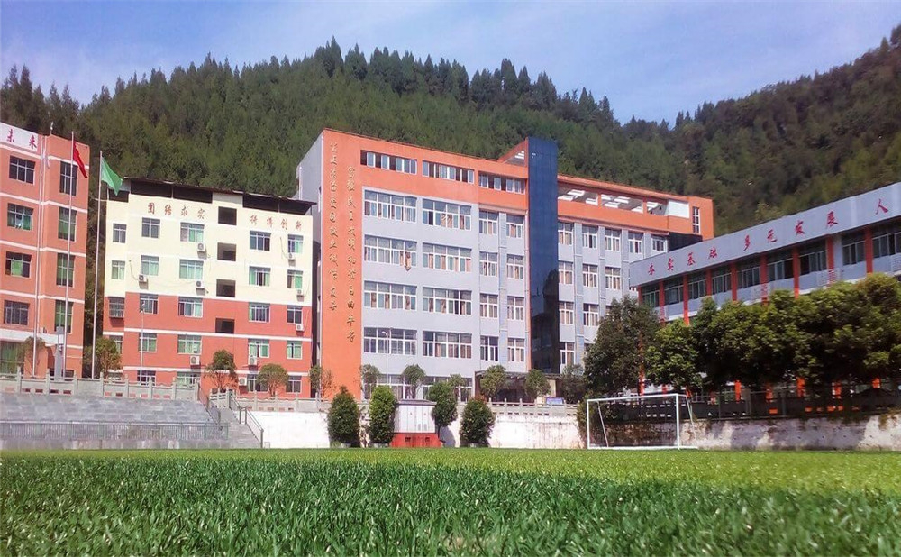 平昌縣駟馬中學(xué)招辦電話(huà)是多少？