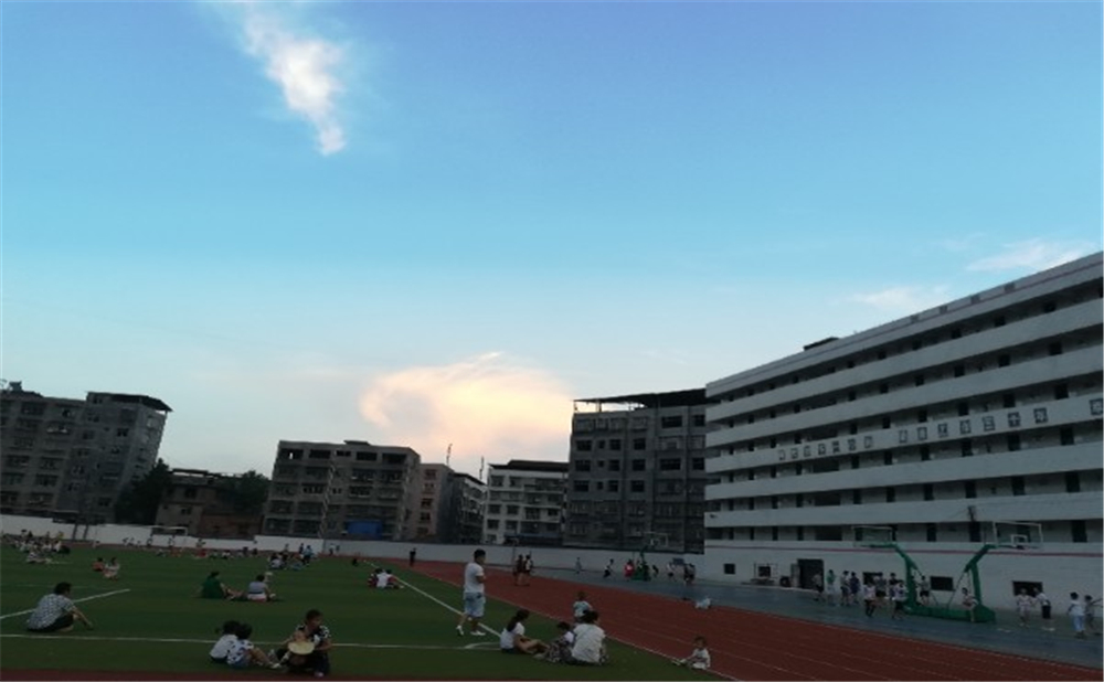 鐵佛中學(xué)學(xué)校詳細(xì)地址在什么地方？