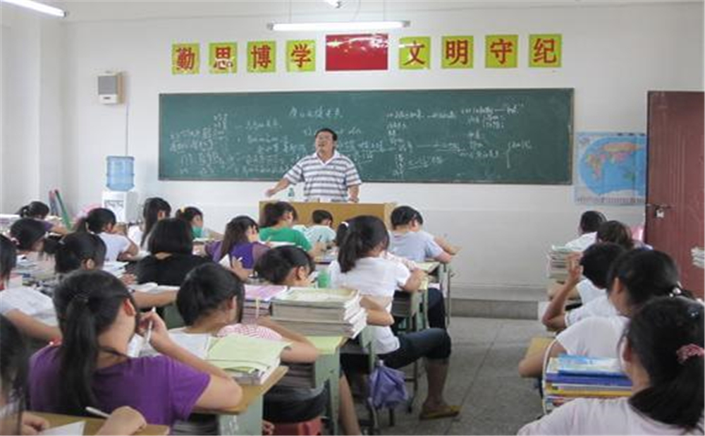 奇章中學(xué)學(xué)校環(huán)境如何？