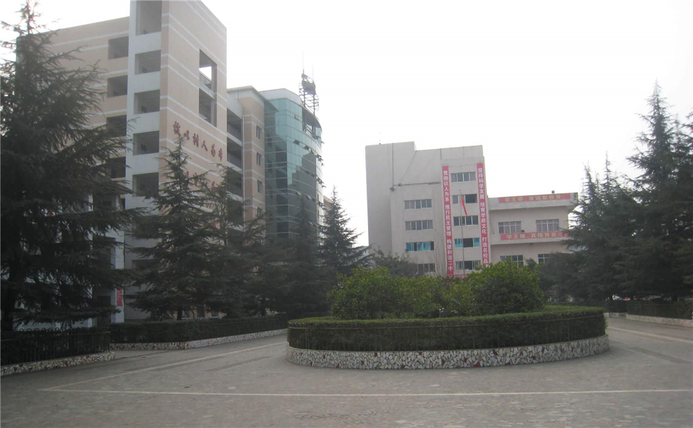 巴中市第二中學(xué)學(xué)校環(huán)境如何？