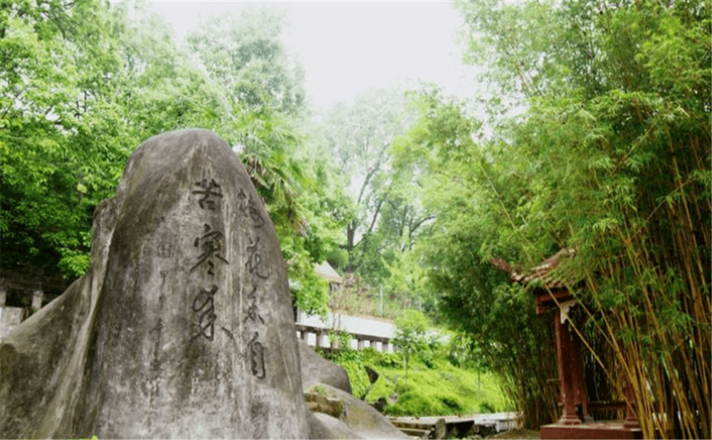 資中球溪高級(jí)中學(xué)學(xué)校環(huán)境怎么樣？
