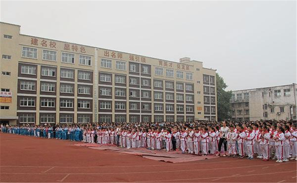 威遠(yuǎn)競(jìng)力學(xué)校詳細(xì)地址在什么地方？