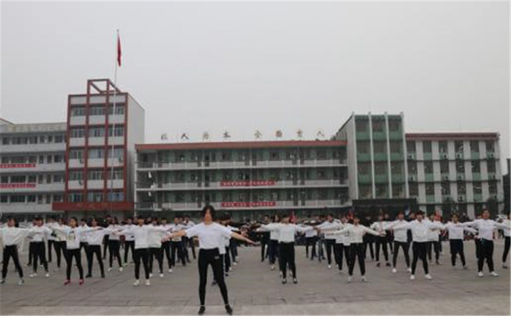 武勝中心中學(xué)的環(huán)境怎么樣？