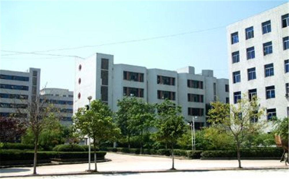 廣安友誼中學(xué)2020年的收費標準是多少？