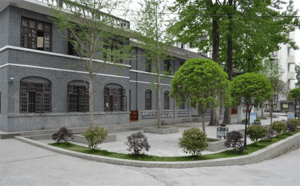 閬中市柏埡中學(xué)學(xué)校環(huán)境怎么樣？