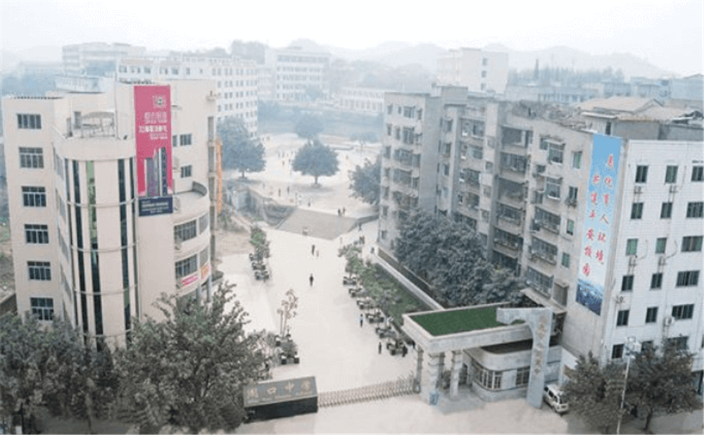 周口中學學校環(huán)境怎么樣？