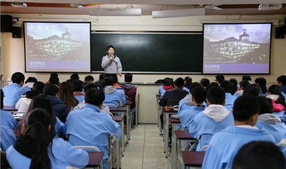 通錦中學(xué)的錄取分?jǐn)?shù)線是多少？