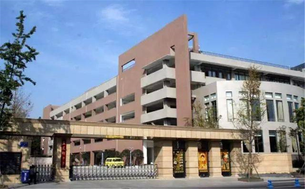 成都市田家炳中學(xué)2020年招生計劃是多少？