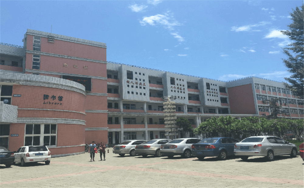 成都市籍田中學(xué)的去年錄取分?jǐn)?shù)線是多少分？