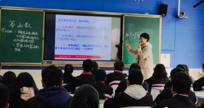 蒲江中學(xué)的錄取分?jǐn)?shù)線是多少？