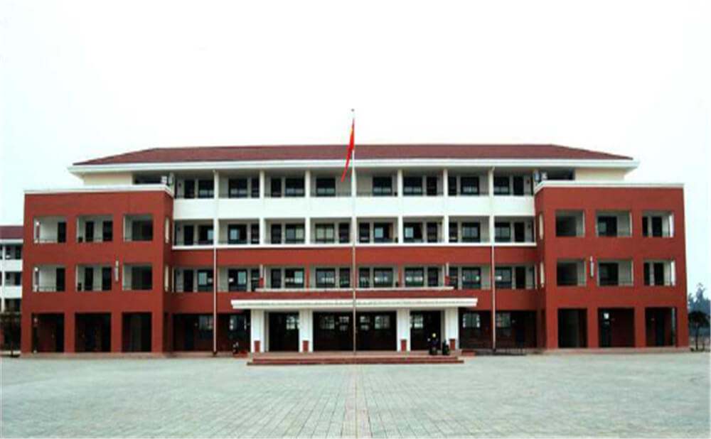 邛崍一中外招生一年的學(xué)費(fèi)是多少錢(qián)？