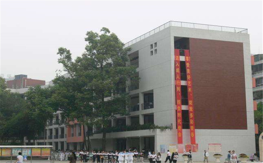 成都市石室聯(lián)中蜀華分校近三年的錄取分?jǐn)?shù)是多少？