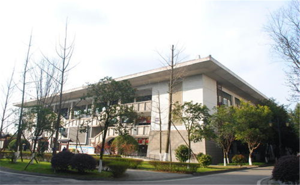 成都石室中學的高中住宿怎么樣？