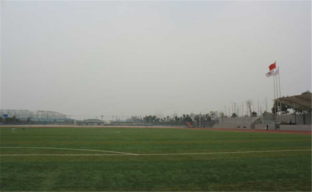 成都七中萬達(dá)學(xué)校的高中住宿怎么樣？