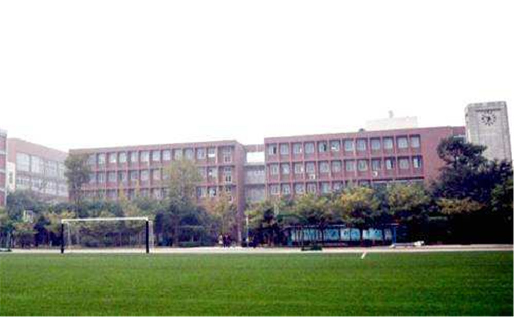 電子科技大學(xué)實驗中學(xué)近三年的錄取分?jǐn)?shù)是多少？