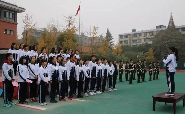新津中學(xué)的升學(xué)率是多少？