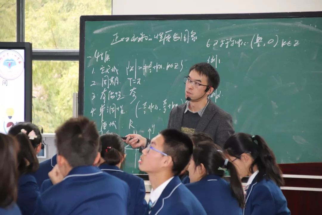 成都七中八一學(xué)校的宿舍怎么樣？