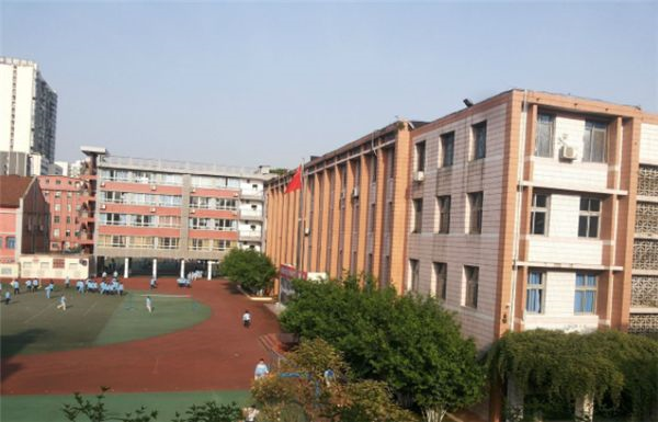 通錦中學(xué)的本科升學(xué)率是多少？