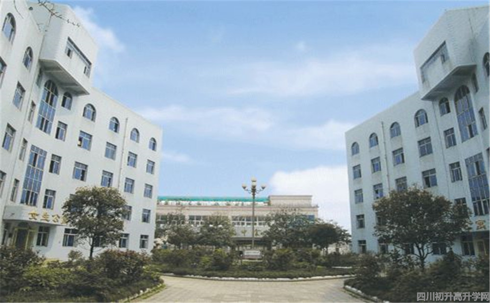 彭州中學(xué)的宿舍怎么樣？