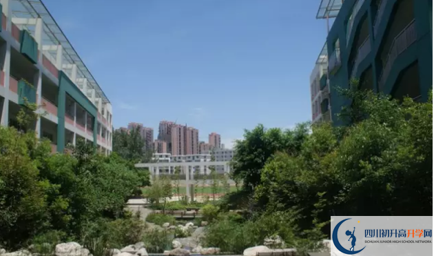 四川師范大學(xué)附屬中學(xué)的實驗班怎么樣？