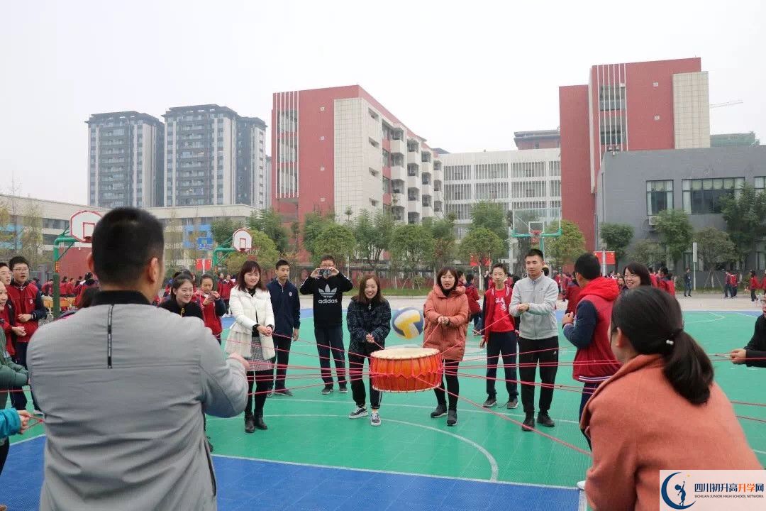 2020年北京第二外國語學(xué)院成都附屬中學(xué)升學(xué)率有多少？