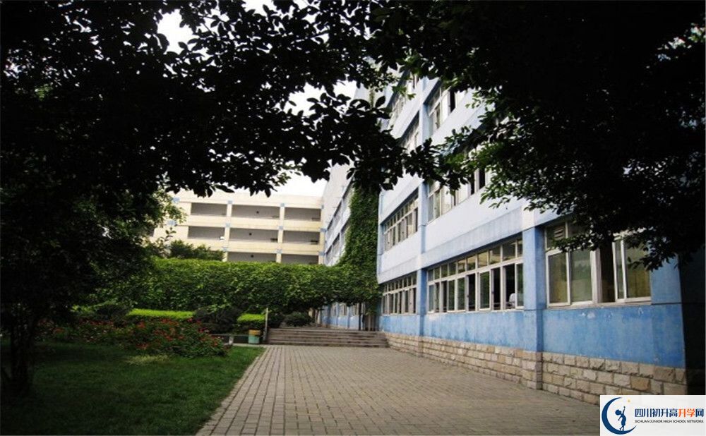 四川師范大學(xué)實驗外國語學(xué)校的學(xué)費大概多少錢？