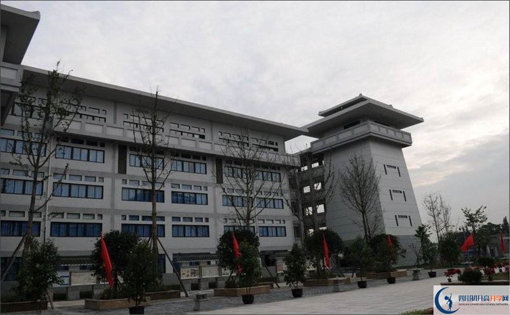 成都石室中學北湖校區(qū)的學費大概多少？