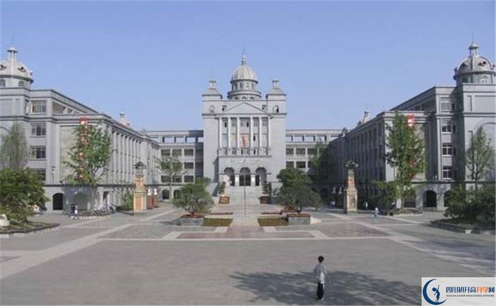 成都石室外國(guó)語(yǔ)學(xué)校的分?jǐn)?shù)線數(shù)多少？
