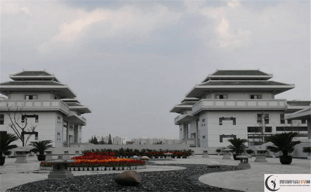 成都石室中學(xué)北湖校區(qū)住宿條件怎么樣？