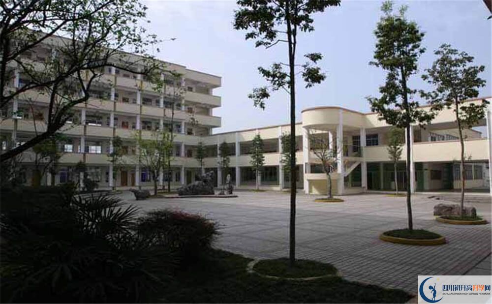 都江堰外國(guó)語實(shí)驗(yàn)學(xué)校住宿條件怎么樣？