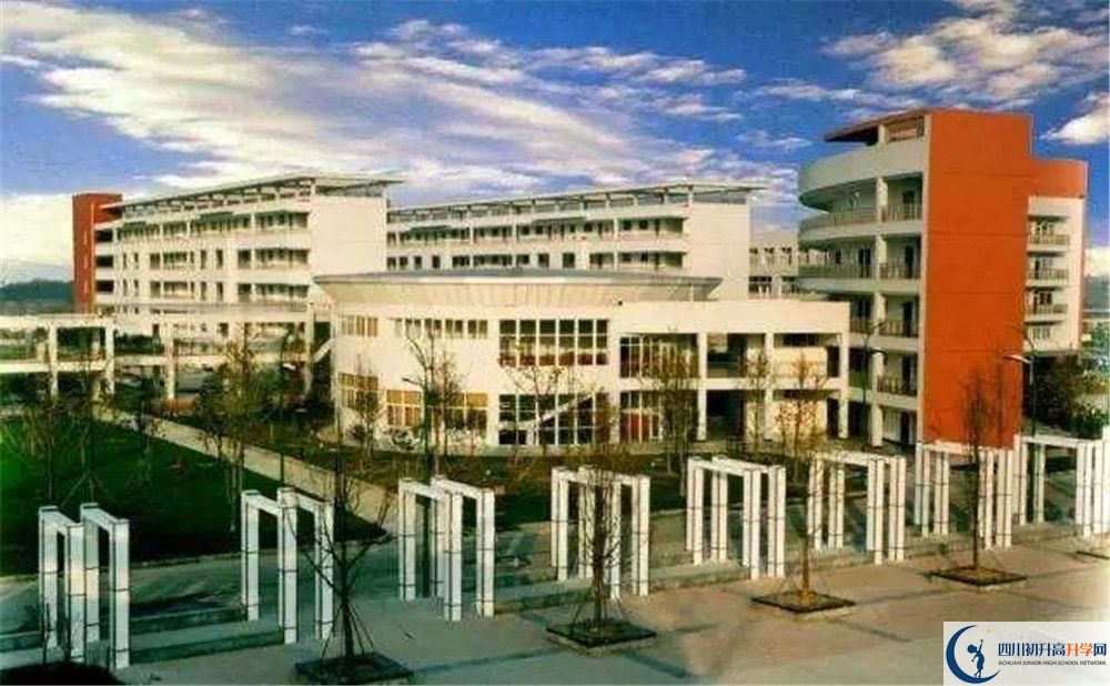 成都經(jīng)濟技術(shù)開發(fā)區(qū)實驗中學2020年清華北大人數(shù)是多少？