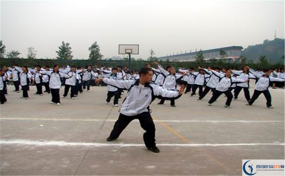 新津中學住宿條件怎么樣？