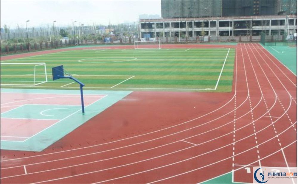 成都石室蜀都中學住宿費用是多少錢？