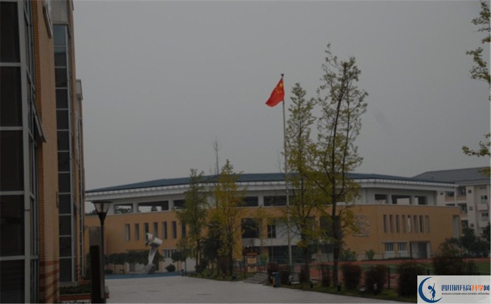 八一聚源高級中學(xué)地址怎么走？