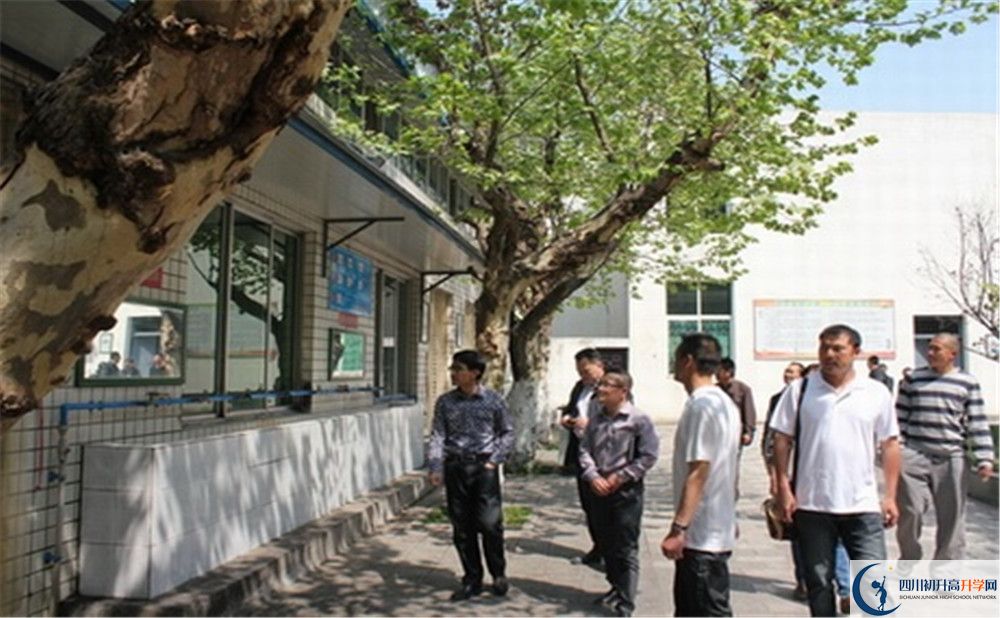 華潤高級中學高一多久放一次假？