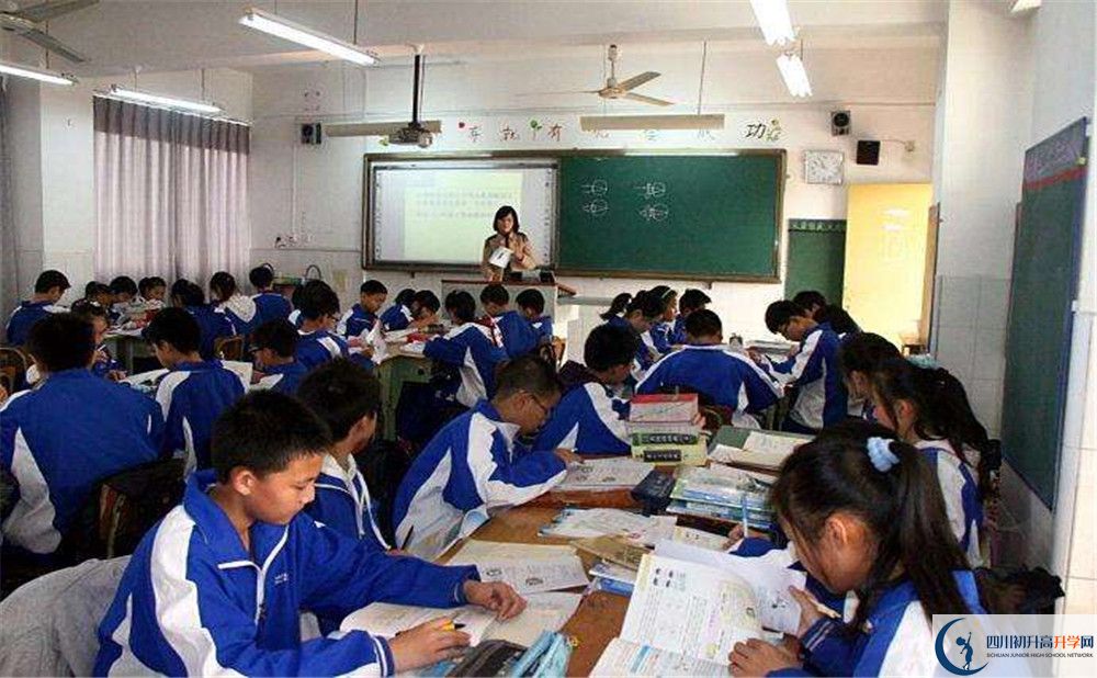 成都市第三十八中學(xué)高中住宿怎么樣？