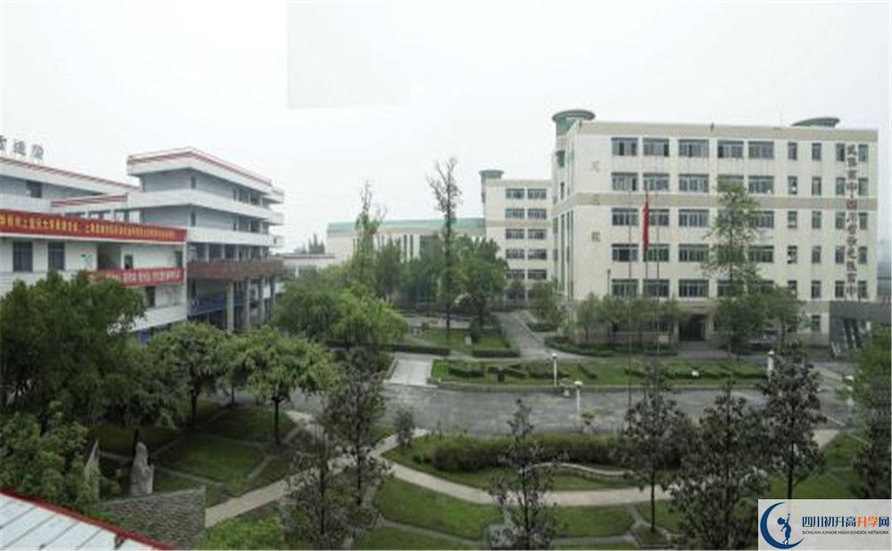 武侯高級中學(xué)的高中住宿怎么樣？