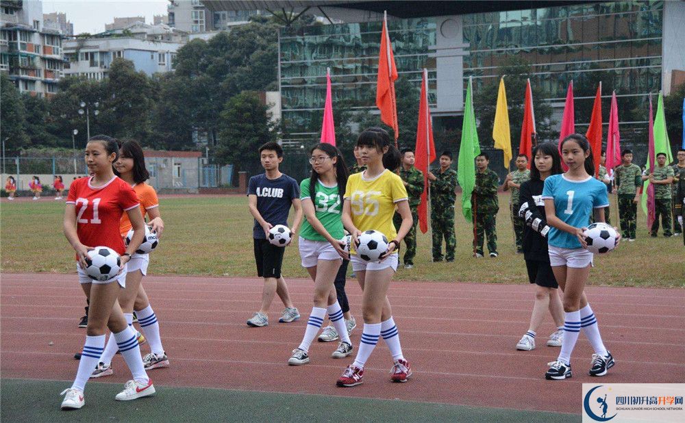 成都華西中學(xué)高中住宿怎么樣？