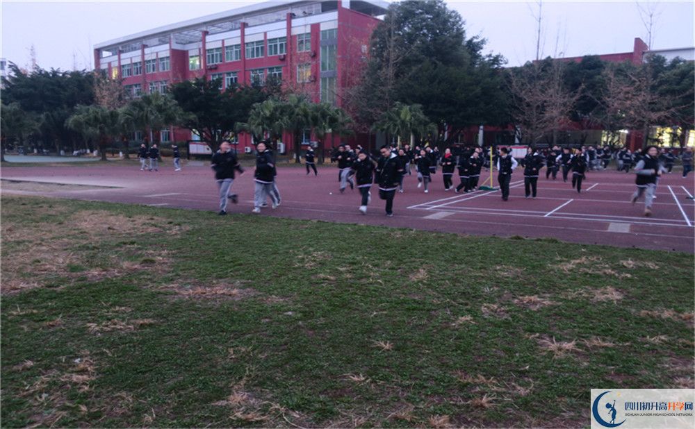 成都南開為明學(xué)校高中住宿怎么樣？