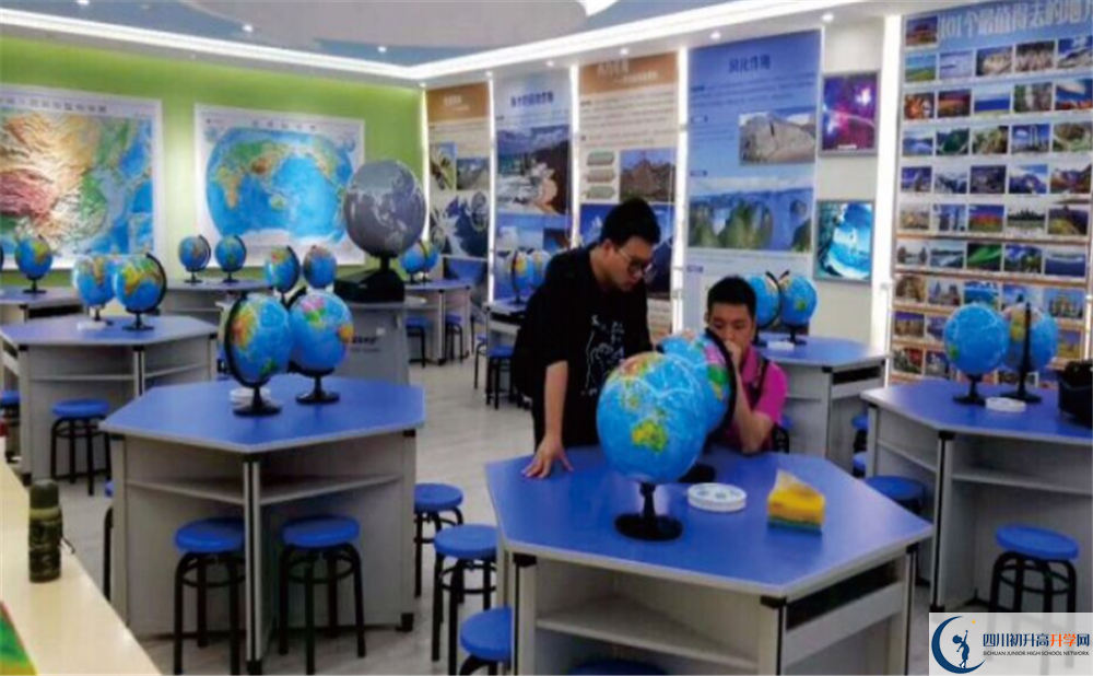 川科外國語學校2020年外地生學費是多少？