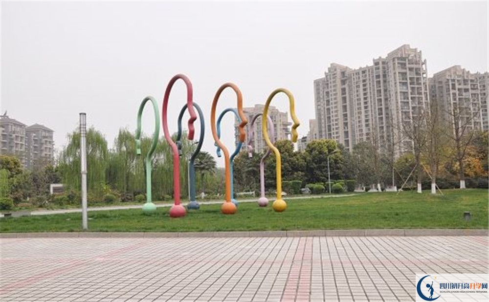 成都七中實驗學校平行班與實驗班差多少？